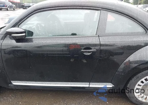 2015 Volkswagen Beetle 1.8T z USA, uszkodzony, nr VIN 3VWJ17AT8FM623288